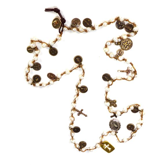 WHITE FRESHWATER PEARL WRAP NECKLACE WITH MEDALS