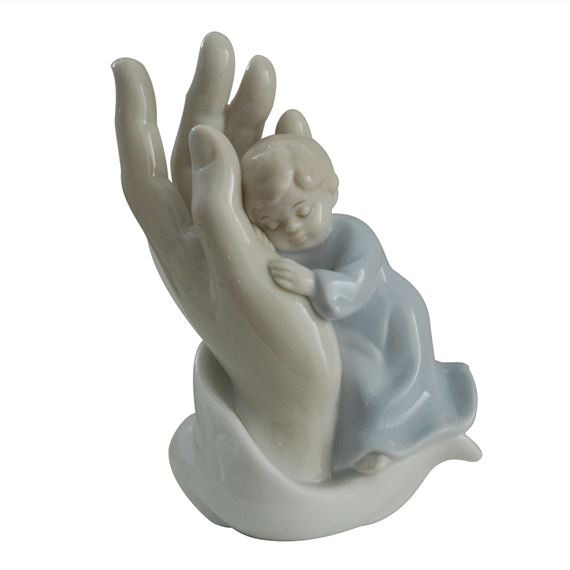 BOY IN PALM OF HAND