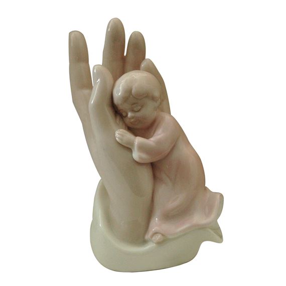 GIRL IN PALM OF HAND