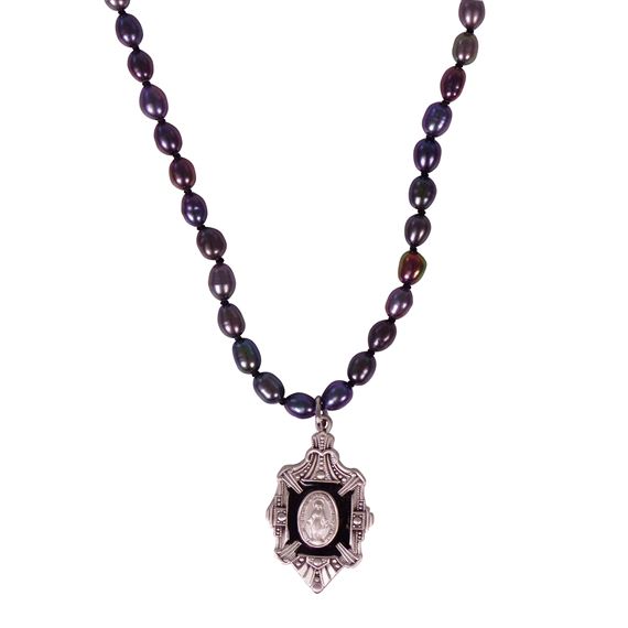 MIRACULOUS MEDAL NECKLACE WITH BLACK AND BLUE FRESHWATER PEARLS