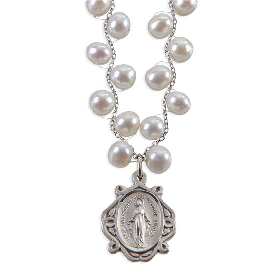 FRESHWATER PEARL MIRACULOUS MEDAL NECKLACE WITH BRAIDED CHAIN