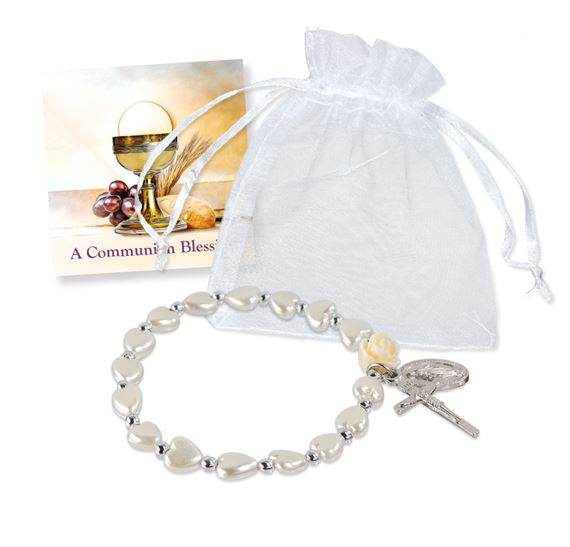PEARL HEART BEADED STRETCH BRACELET WITH CRUCIFIX & MIRACULOUS MEDAL