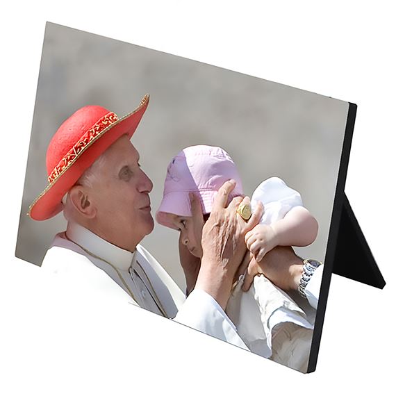 POPE BENEDICT KISSING INFANT DESK PLAQUE