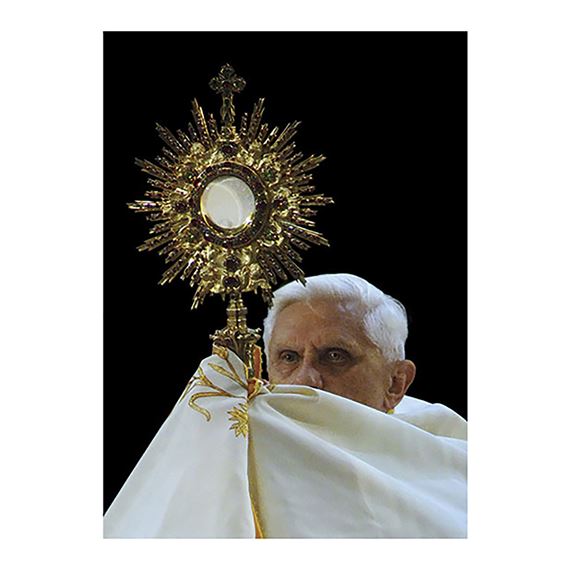 POPE BENEDICT XVI WITH MONSTRANCE (12  POSTCARDS)