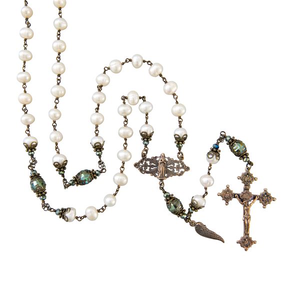 HEIRLOOM ROSARY - CREAM FRESHWATER PEARL