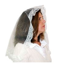 ILLUSION TULLE OVAL MANTILLA - WHITE