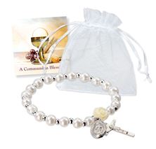 WHITE PEARL STRETCH BRACELET WITH CRUCIFIX AND MIRACULOUS MEDAL