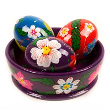 UKRAINIAN HAND-PAINTEDBOWL WITH THREE EGGS